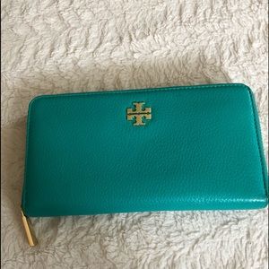 Tory Burch wallet